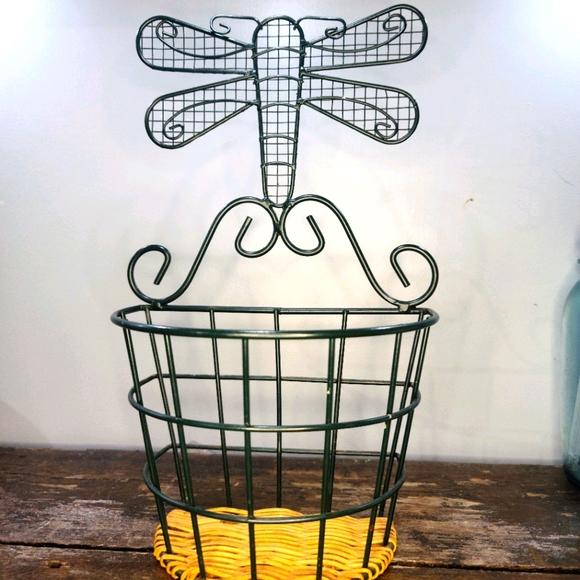 🌵Vintage Boho Dragonfly metal and wicker basket